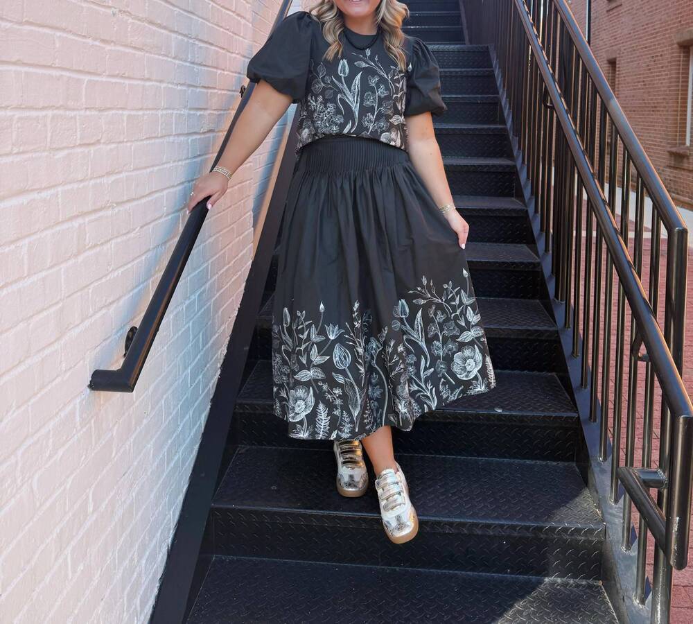 NEW TCEC fine pleat botanical print skirt in black